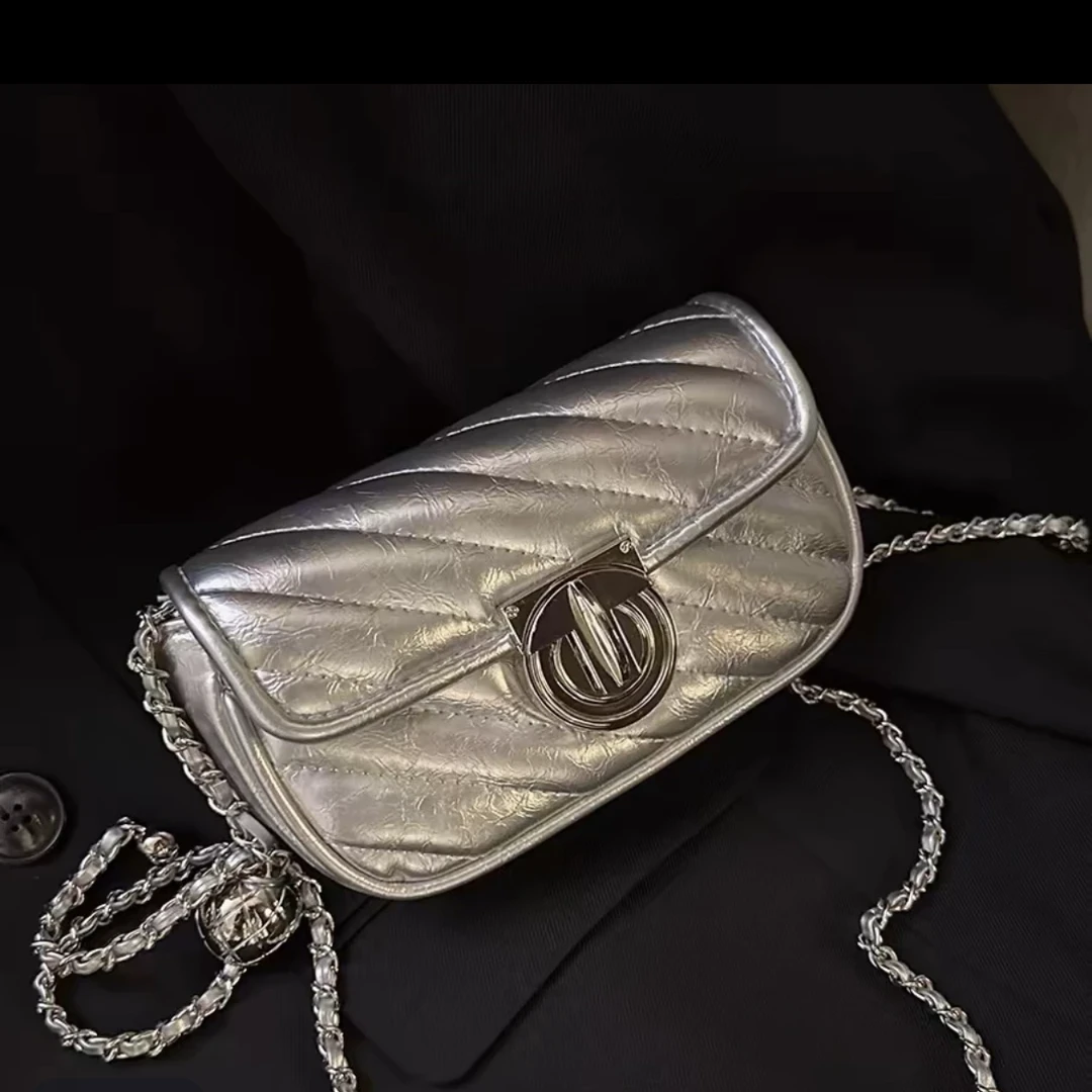 银色小众包包高级感小香风菱格链条包单肩斜挎包A0549