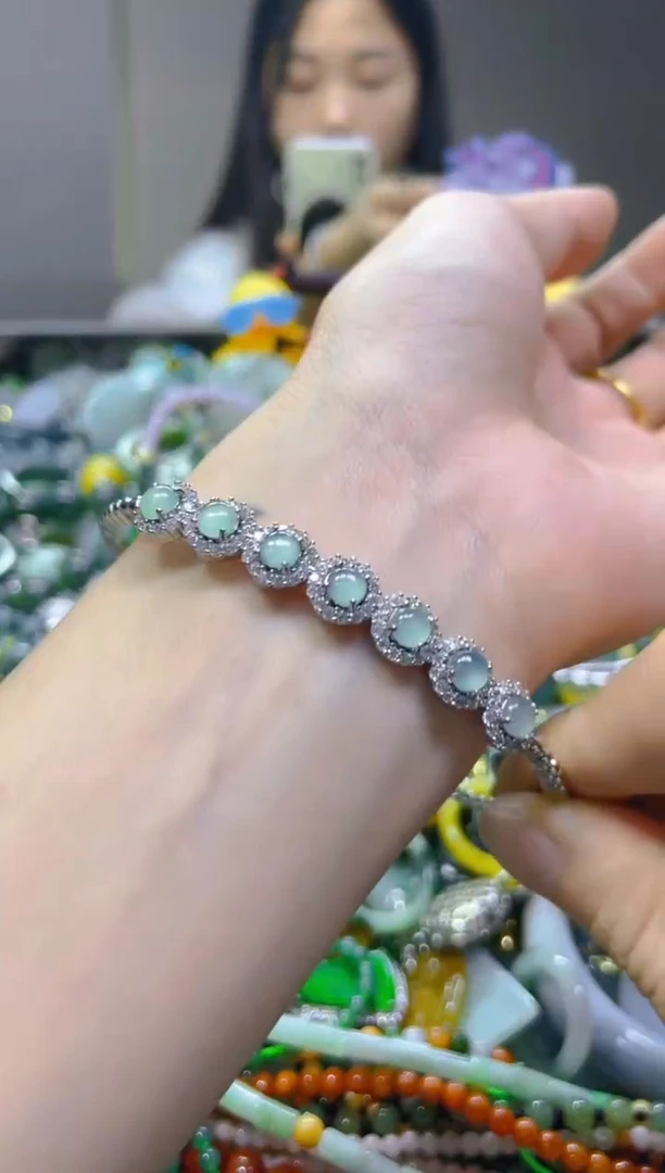 翡翠未镶嵌颈饰/F/翡翠A货，一件也是批发价