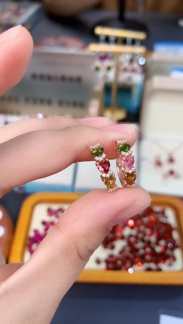 【闪购商品】碧玺耳扣银S925镶嵌天然