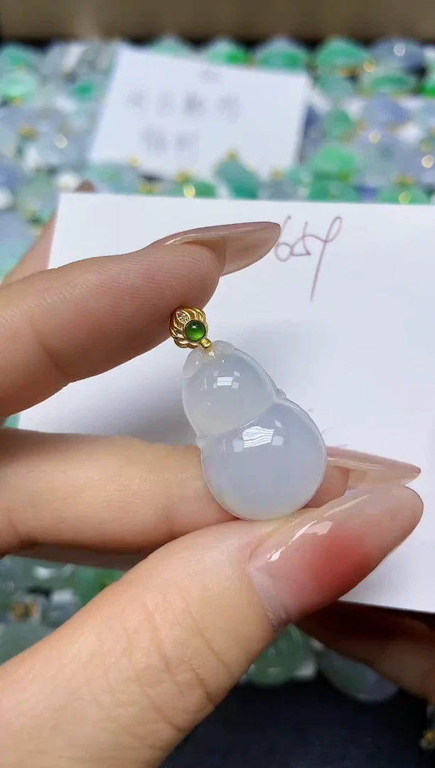 翡翠18K金镶嵌颈饰 天然缅甸翡翠A货