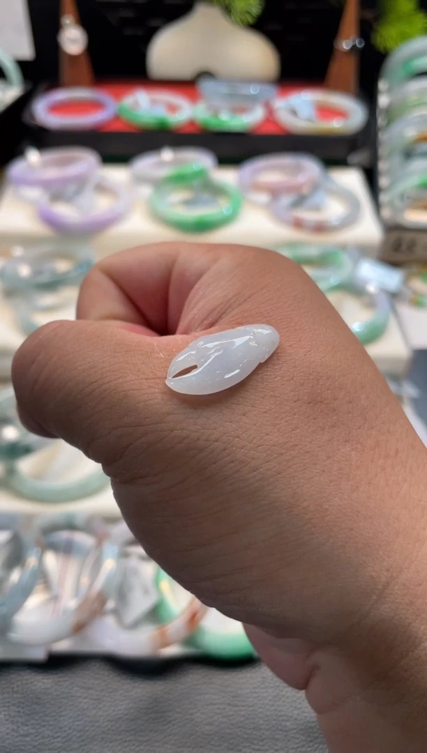 颈饰未镶嵌翡翠16号链接 有纹裂