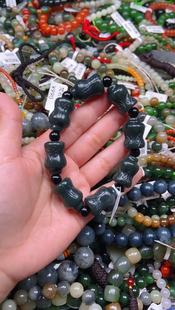 和田玉未镶嵌颈饰1