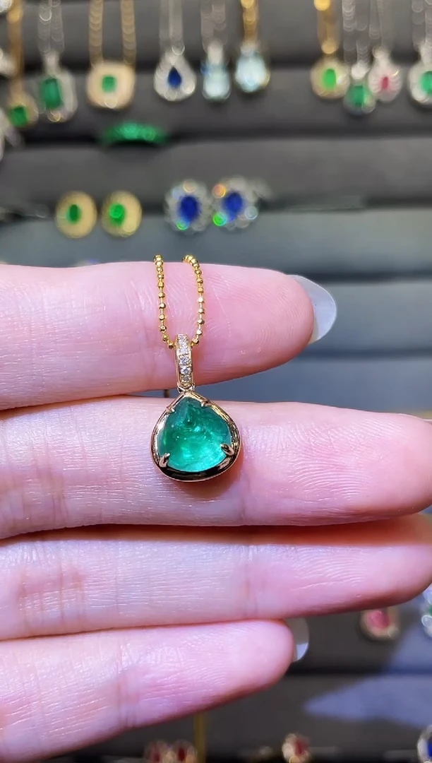 吊坠(赠链)18K金镶嵌祖母绿3.46ct