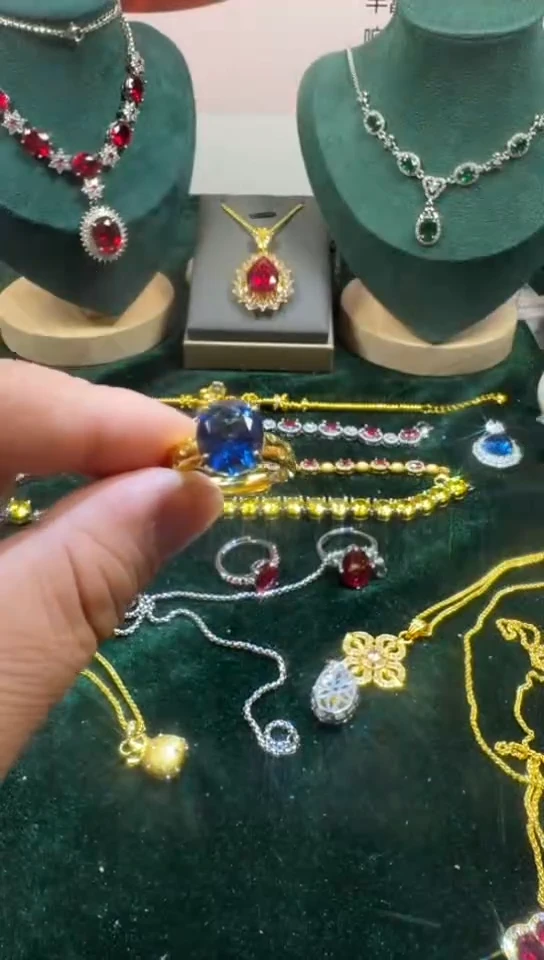 戒指蓝宝石18K金镶嵌1