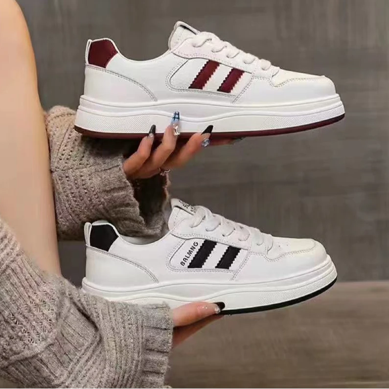 爆款网红女鞋2024新款秋冬平底简约小白鞋百搭运动休闲板鞋韩版