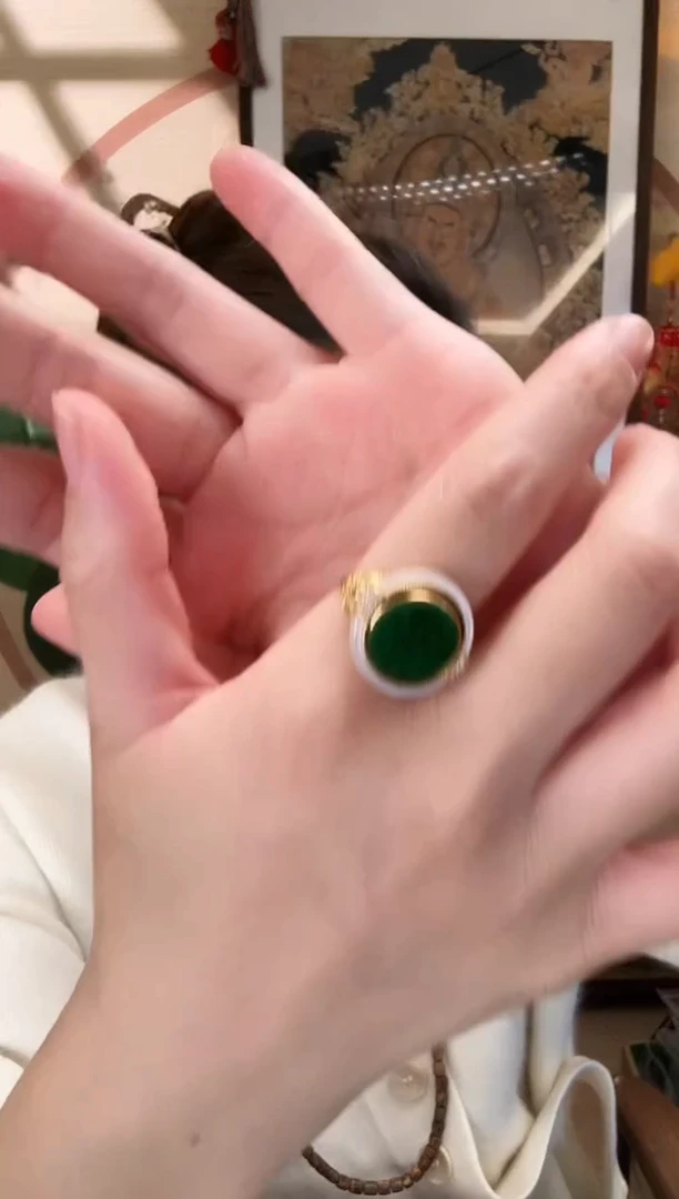 颈饰银S925镶嵌翡翠戒指