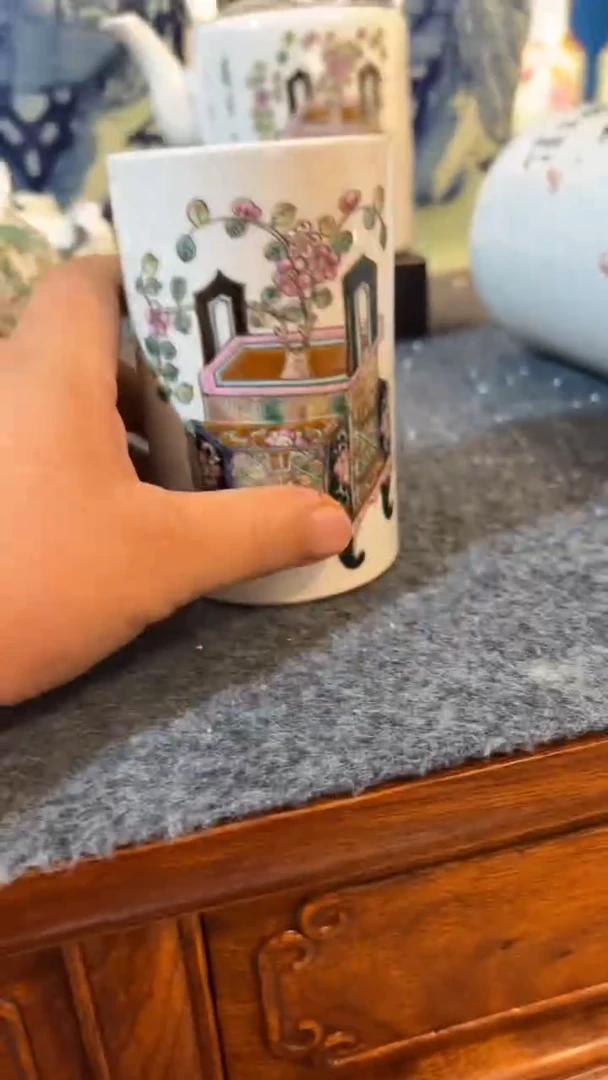 摆件瓷摆件瓷摆件瓷摆件钟鼎笔筒