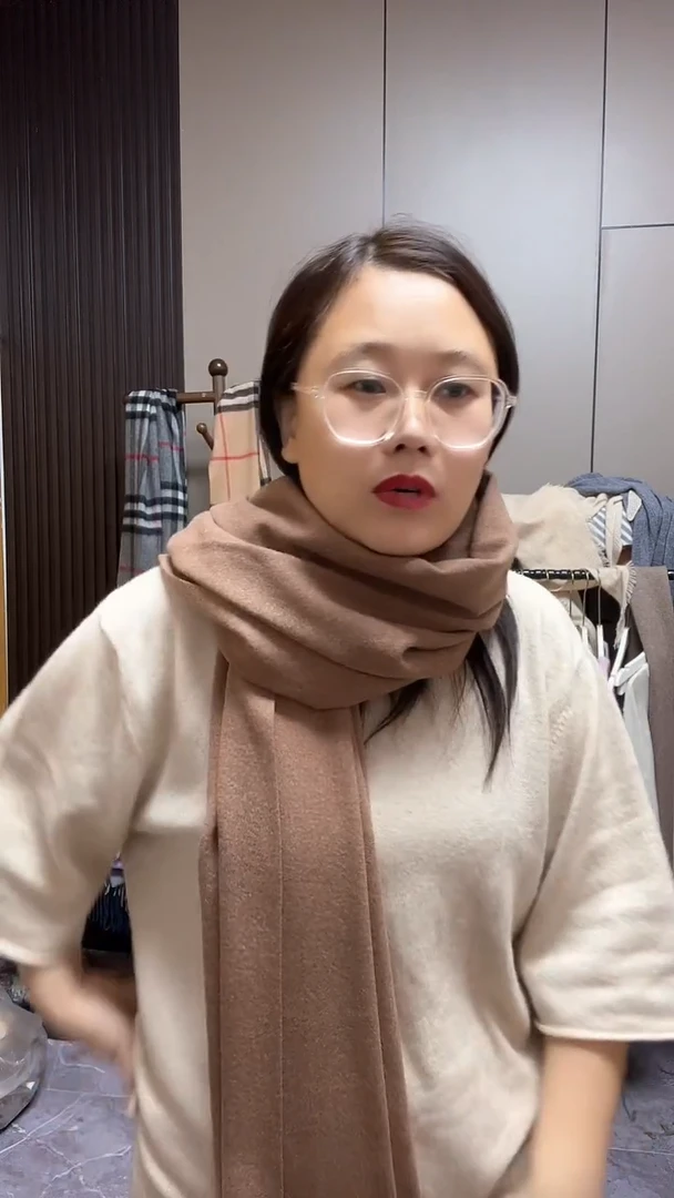 山羊绒梭织披肩咖色