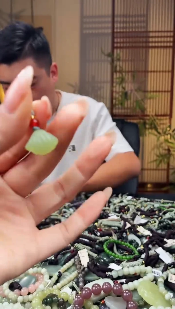 颈饰未镶嵌和田玉多样性发货，拍一发一