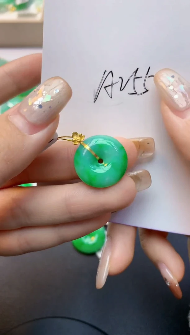 颈饰18K金镶嵌翡翠天然A货翡翠百元以上9元证书费自理