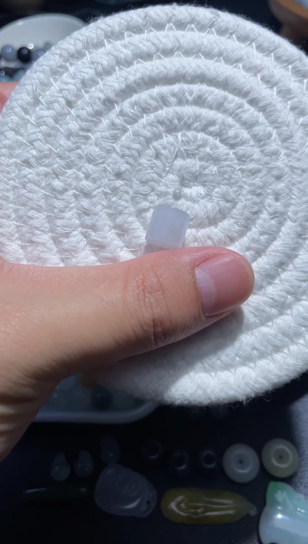 裸石翡翠裸石已打孔