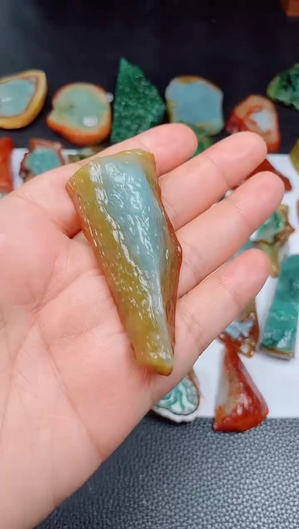 翡翠未镶嵌颈饰诺*金168168168