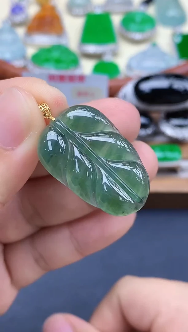 颈饰18K金镶嵌翡翠45-中国好珍宝