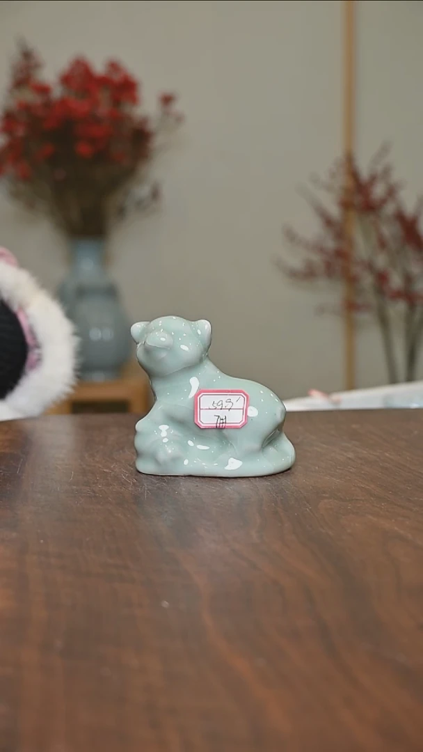 【闪购商品】其他71#微瑕荷叶青釉小猪猪