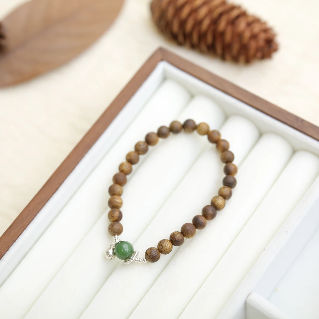 沉香【海边】沉香 925银跑环配饰手串（多样性发货）