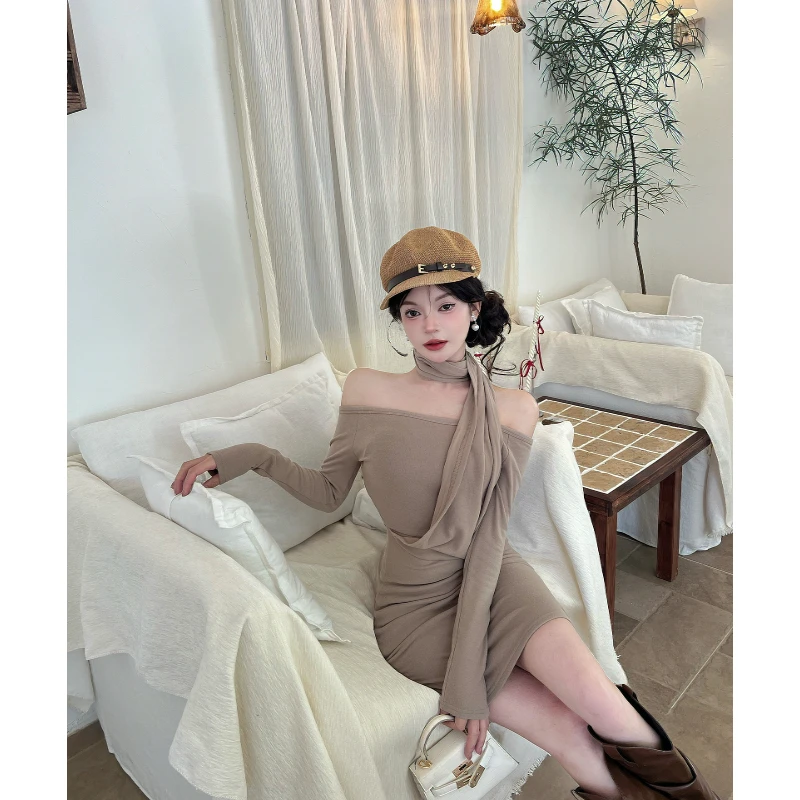 实拍法式温柔风一字肩挂脖修身连衣裙高级纯欲气质显瘦包臀裙
