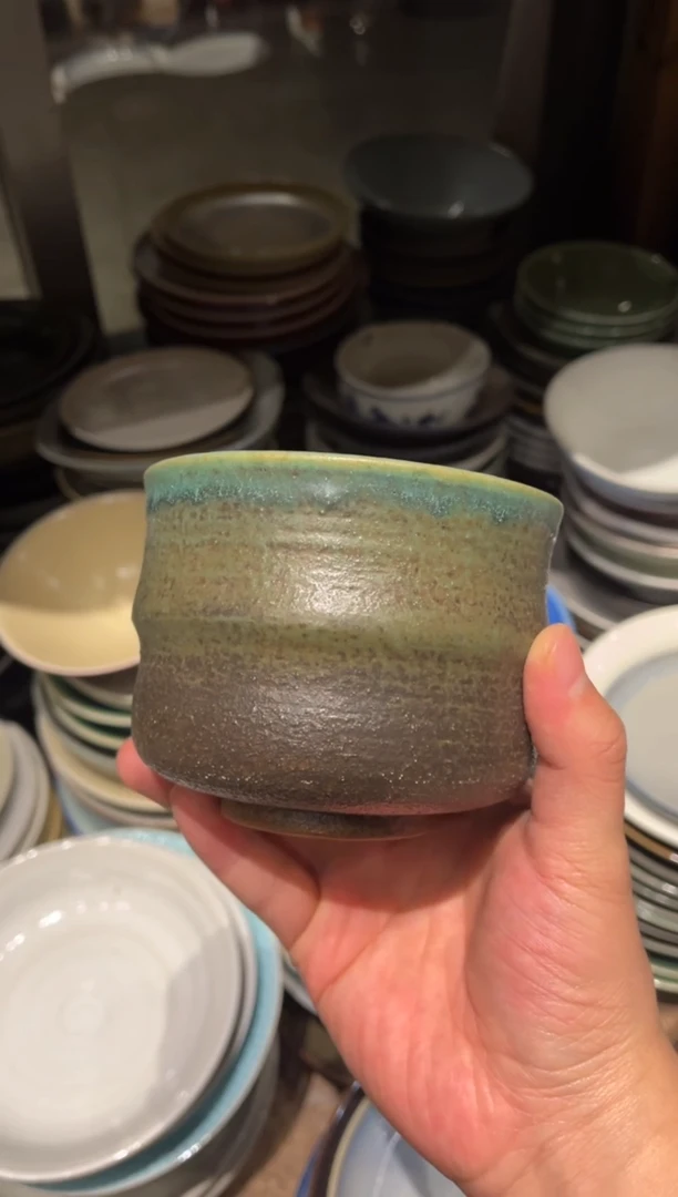 【闪购商品】瓷片352 绿色的扭扭碗1个