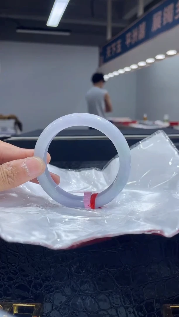 未镶嵌手镯翡翠5