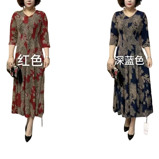 新款妈妈装采花弹力修身连衣裙1.172