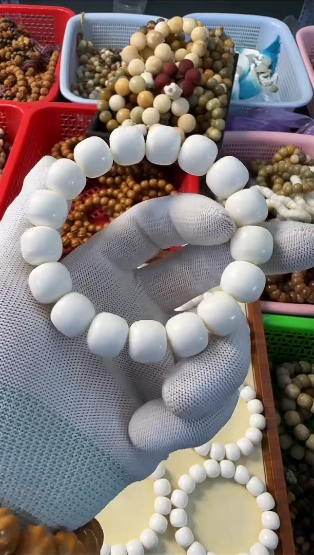 【闪购商品】白玉菩提手串15骨瓷白