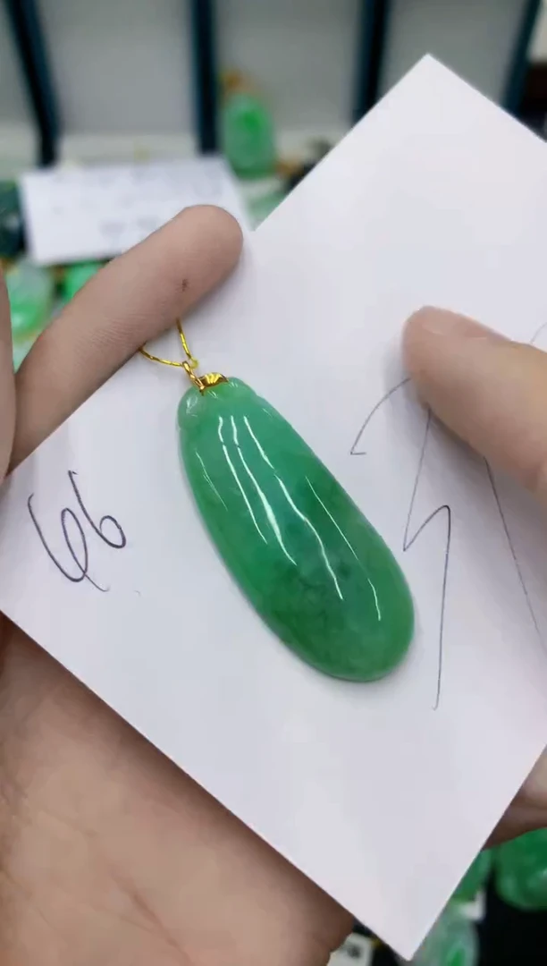 翡翠18K金镶嵌颈饰1111111