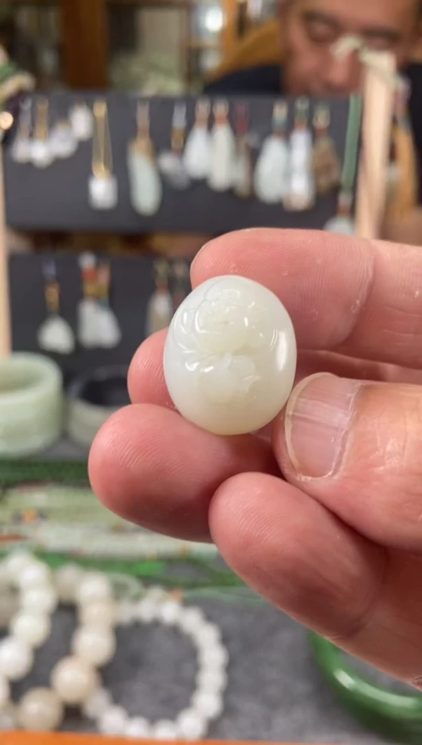 和田玉未镶嵌颈饰和田玉