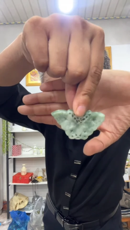 未镶嵌岫玉挂件