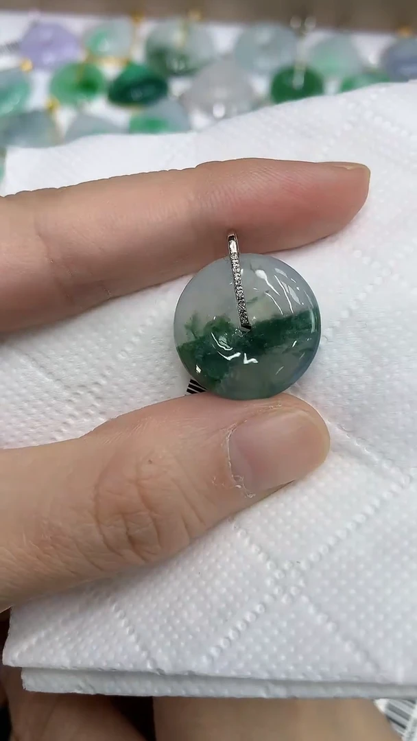 颈饰18K金镶嵌翡翠a货支持复检百元以上9元证书费自理