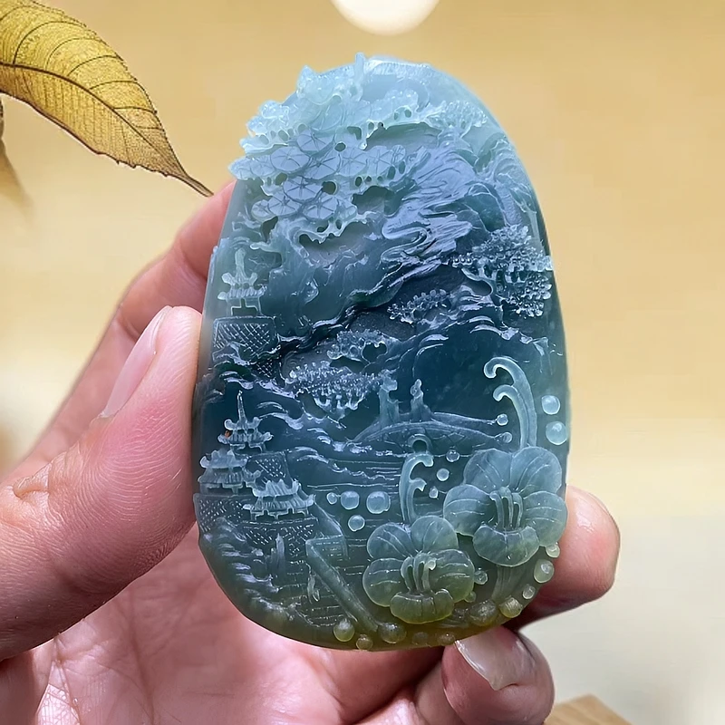 翡翠黄翡山水  纯手工雕刻 抛光3天 尺寸：71/45/7.8