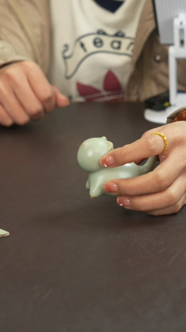 宣宝汝瓷原矿原釉作品微微瑕