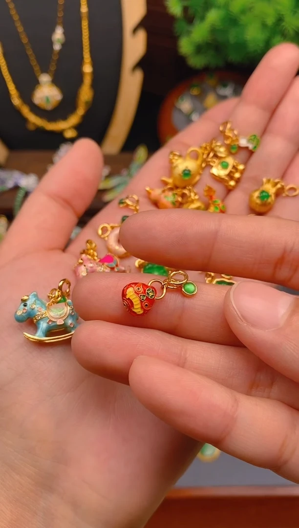 【闪购商品】翡翠吊坠(不含链)银S925镶嵌吞金兽