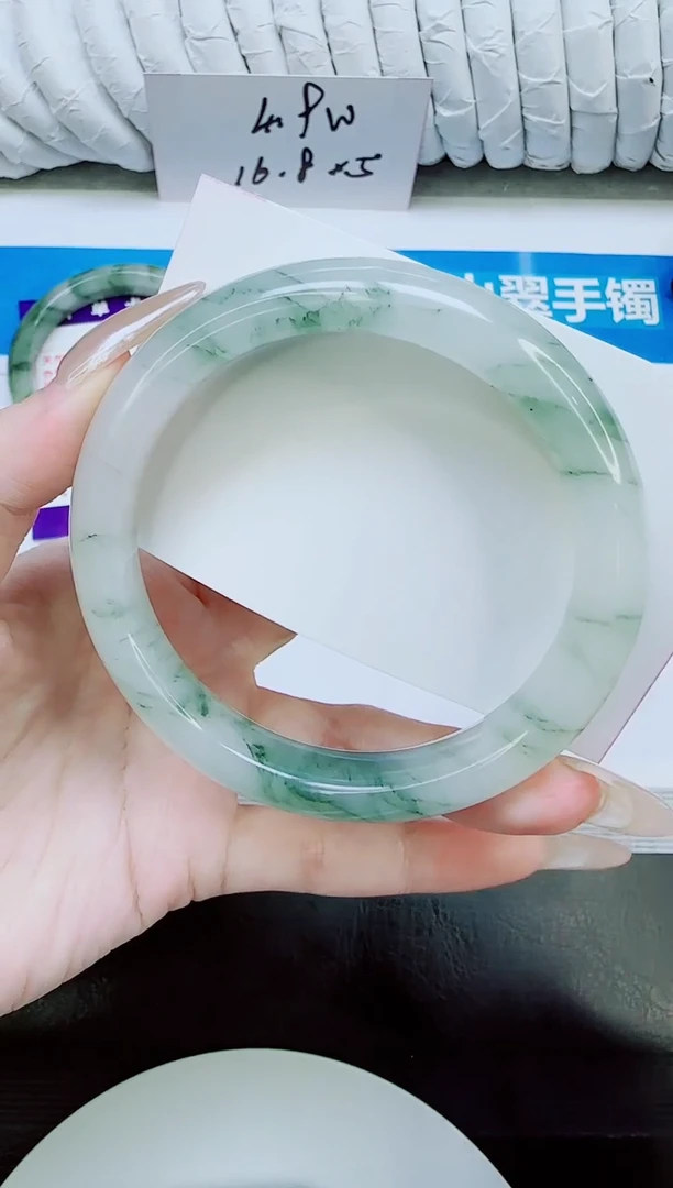 未镶嵌手镯石英质玉315/63