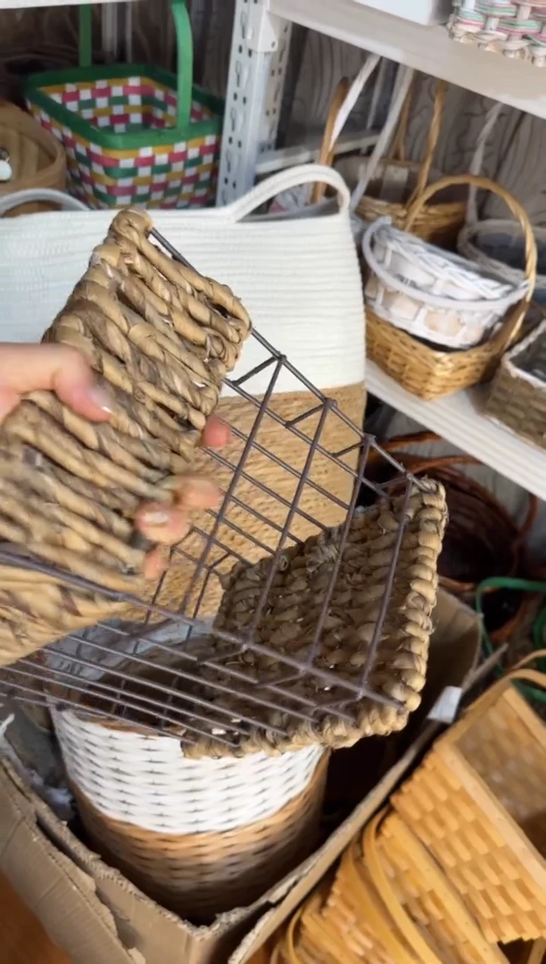 L****子微瑕捡漏 草编加铁艺