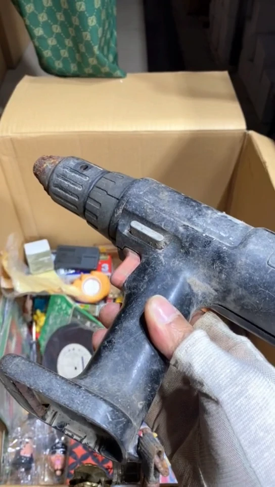 8新踏**梅696中古商品，瑕疵品，不保好坏。