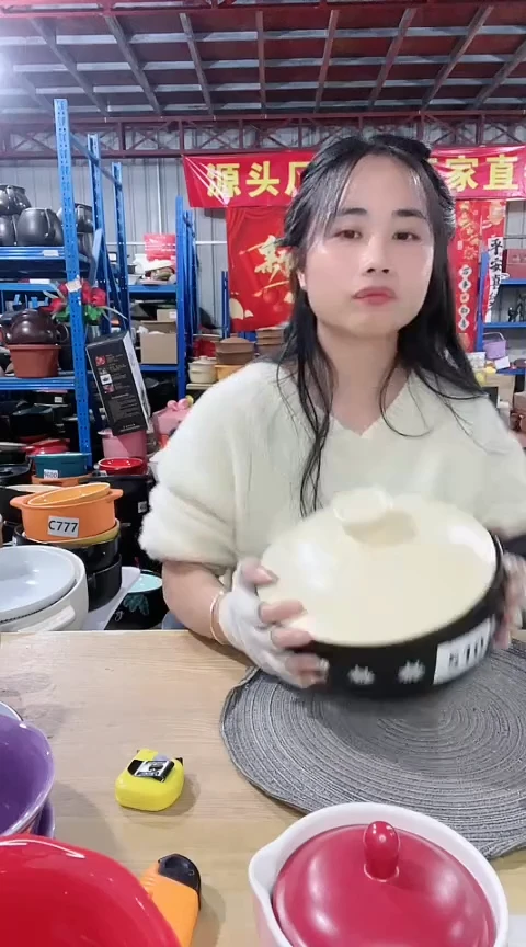 【闪购商品】明显瑕疵黑色手把锅带盖粗糙510