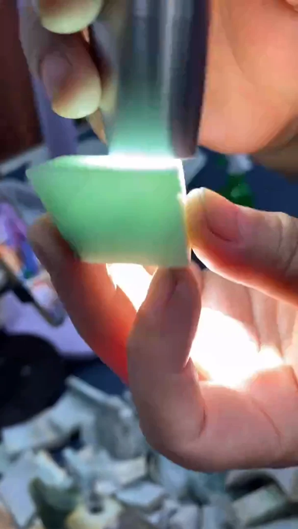 翡翠挂件未镶嵌