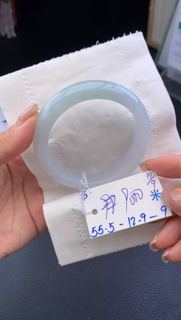 未镶嵌手镯翡翠手镯