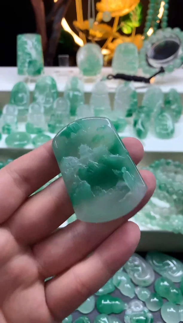 石英质玉（非洲翠）未镶嵌吊坠(不含链)山水牌