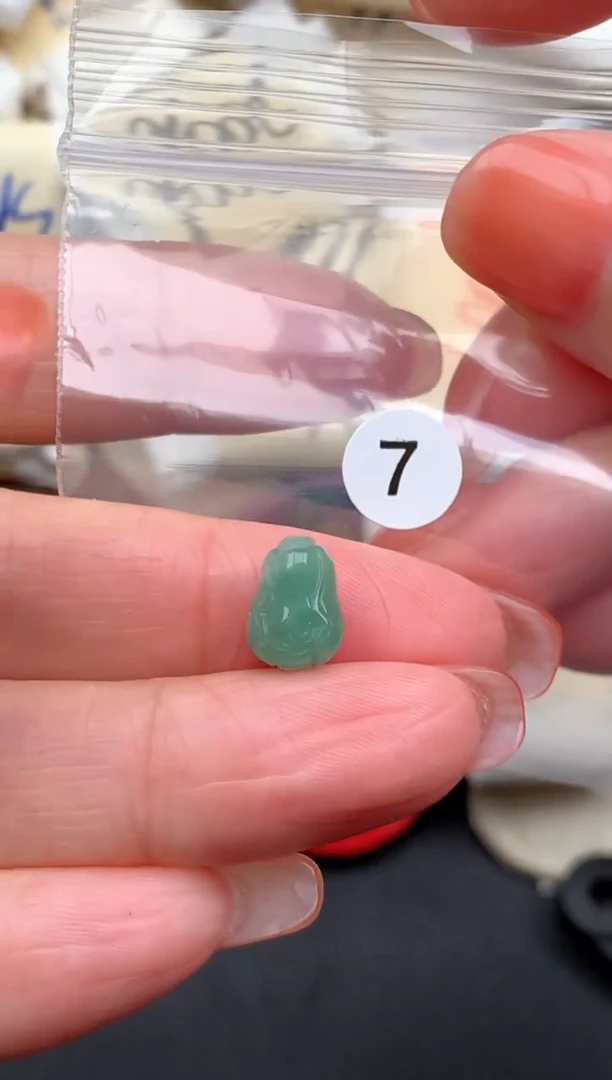 未镶嵌挂件翡翠1