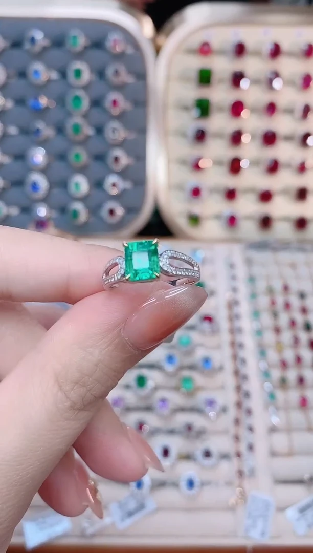 【闪购商品】祖母绿18K金戒指18K金镶嵌1