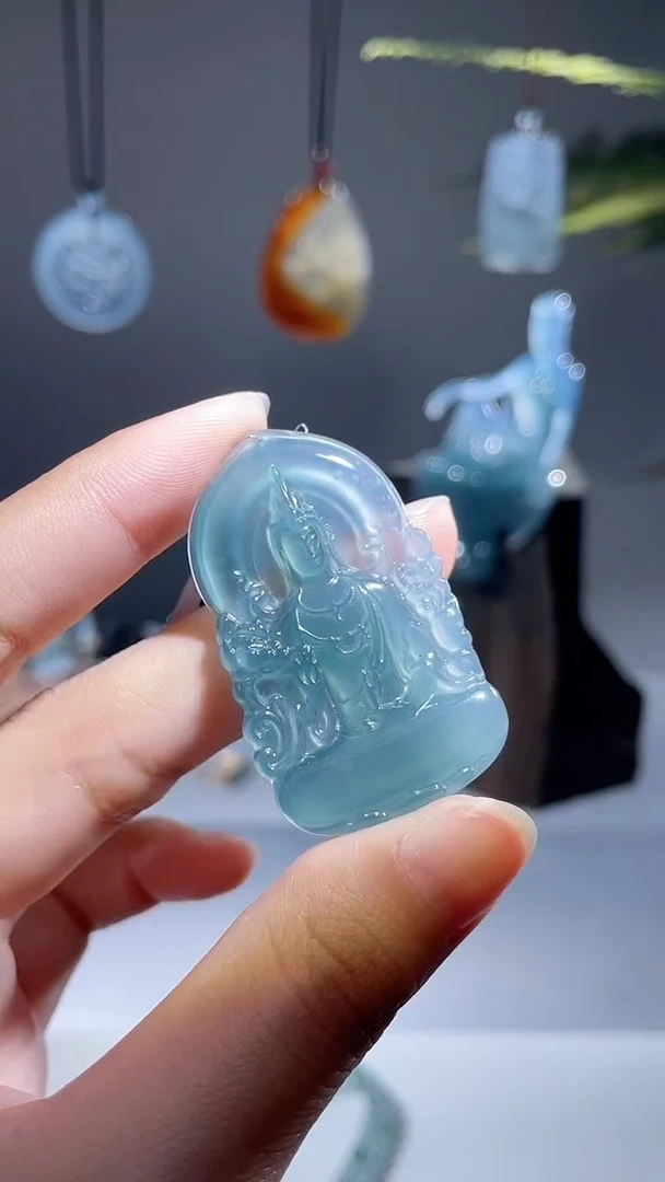 颈饰未镶嵌翡翠观音