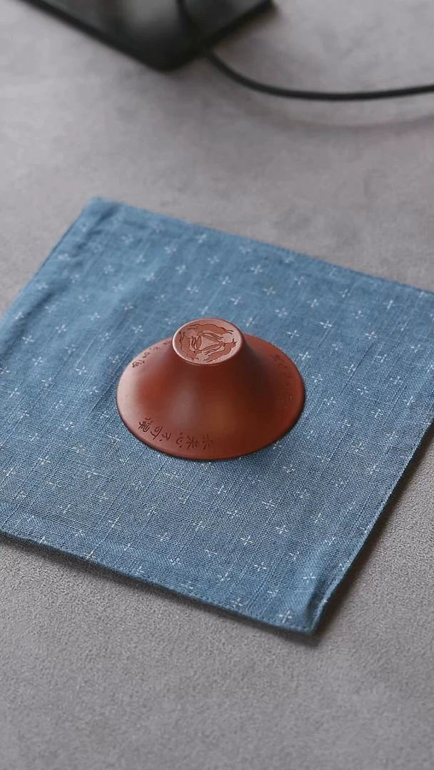 【闪购商品】紫砂盖置微微瑕三兔共耳盖置福利品