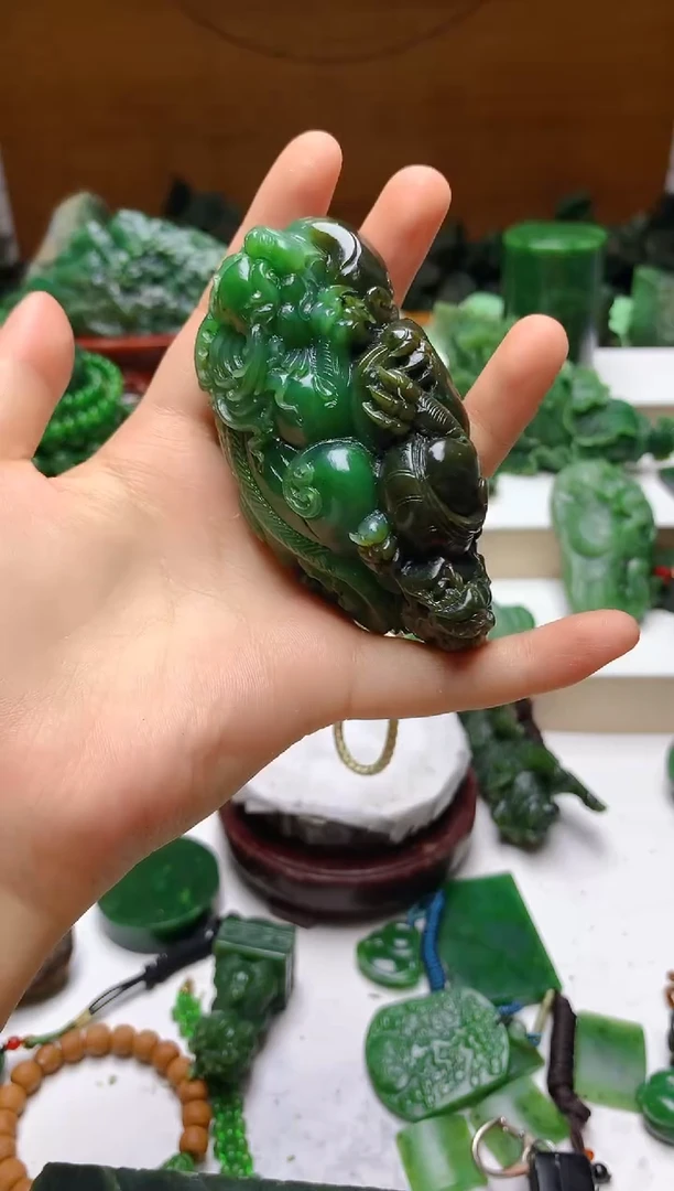 未镶嵌和田玉（碧玉）摆件1