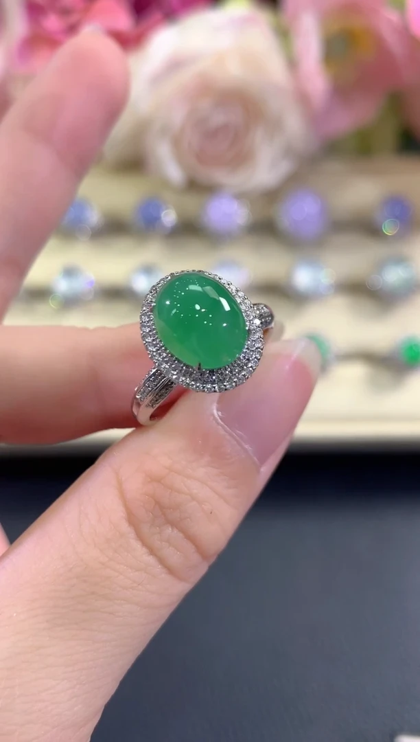 18K金镶嵌戒指翡翠b119