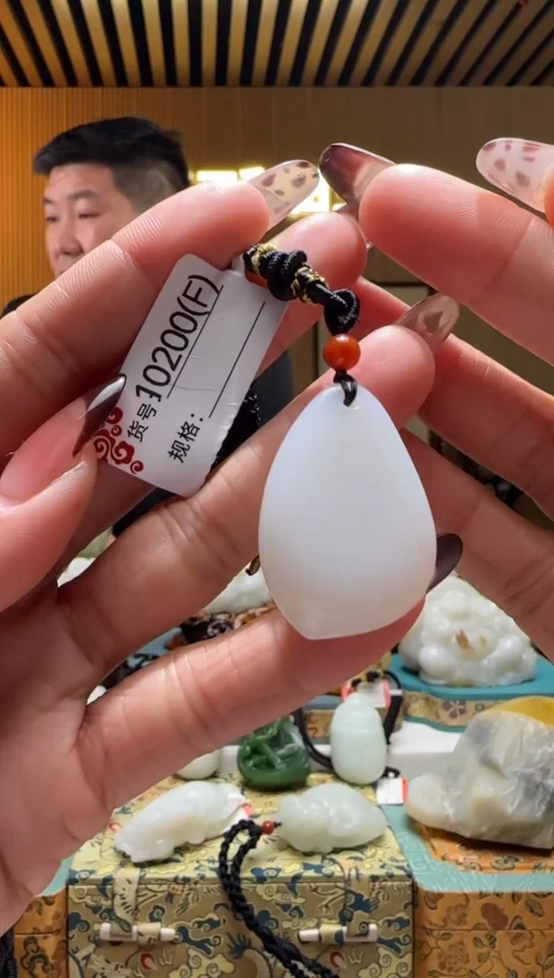 颈饰未镶嵌和田玉F