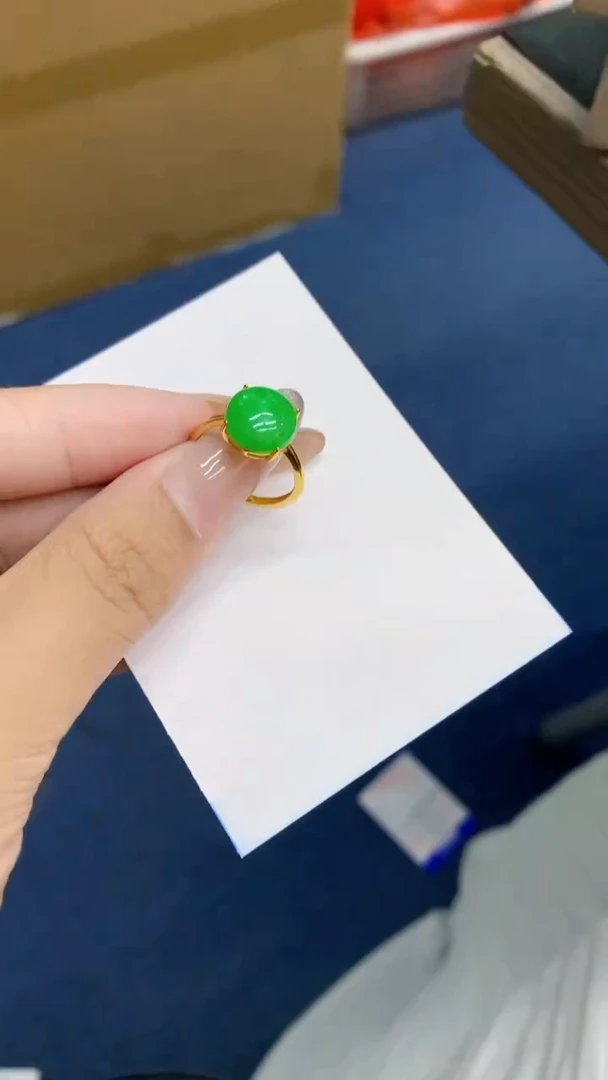 颈饰未镶嵌翡翠1