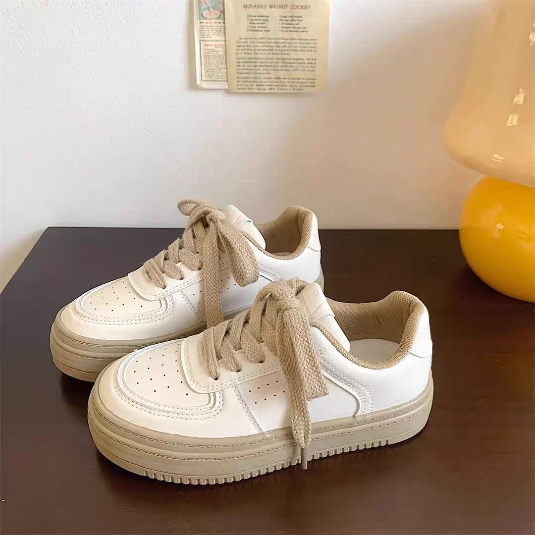 B-9063卡其厚底平底小白鞋皮面2025秋冬新款爆款百搭休闲学生板鞋