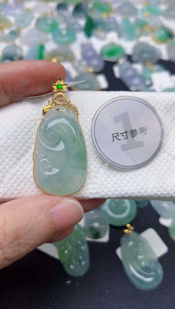颈饰18K金镶嵌翡翠天然缅甸A货翡翠