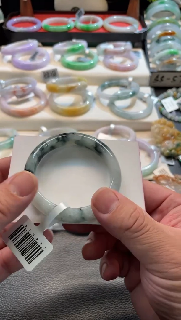 未镶嵌手镯翡翠66号链接 有纹裂