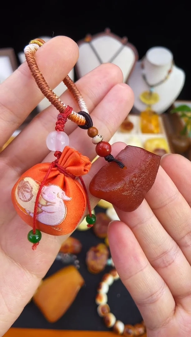 琥珀未镶嵌珠宝奇石柒月